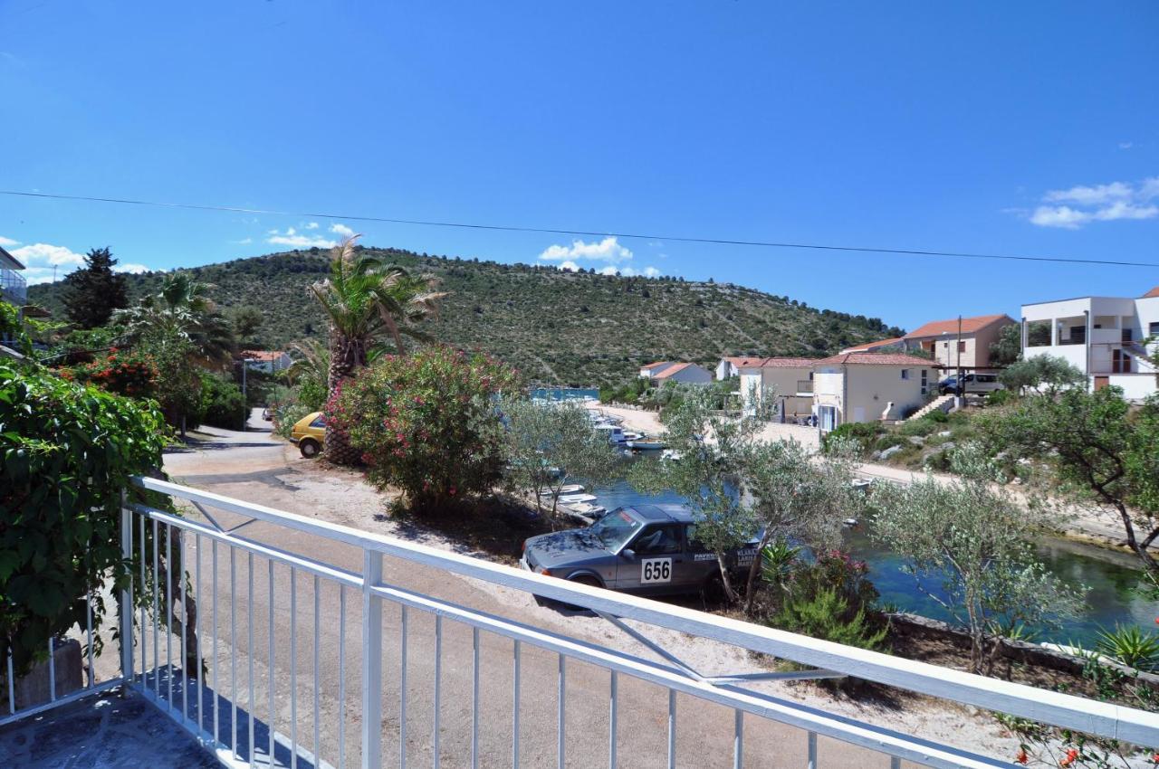 Apartments By The Sea Stupin Celine, Rogoznica - 2096 Buitenkant foto